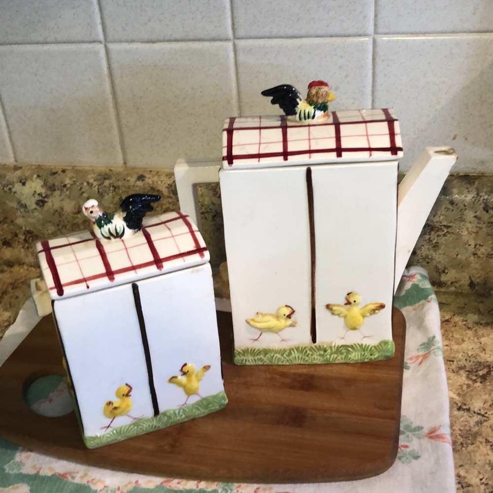 Vintage Ceramic Kitchen Containers - Picture 4 of 9